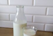 Świeże mleko prosto od krowy z dostawą do domu lub firmy