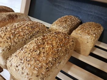 Chleb ziarno - pieczywo żytnio-pszenne z ziarnami